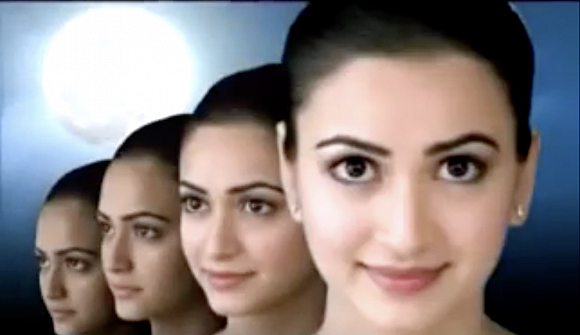 备受争议的Fair & Lovely美白乳液广告。