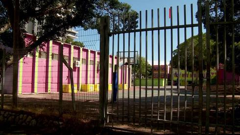 △被关闭的学校