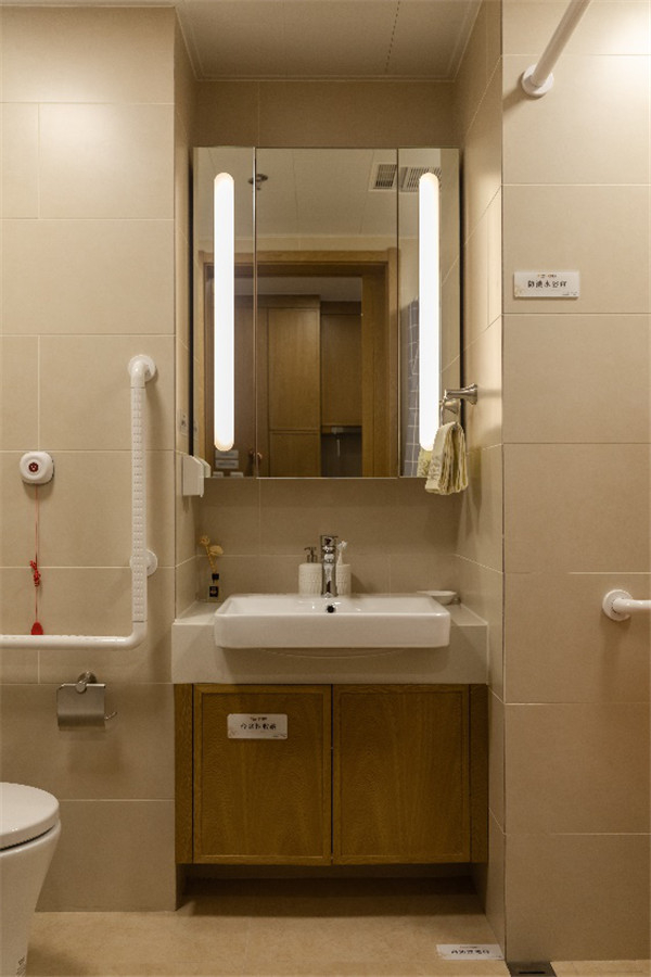 适老化设计在华润置地康养产品中随处可见