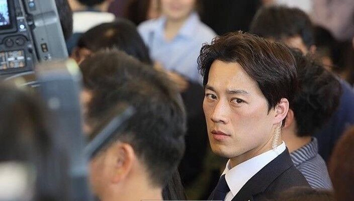  崔英才因颜值高走红