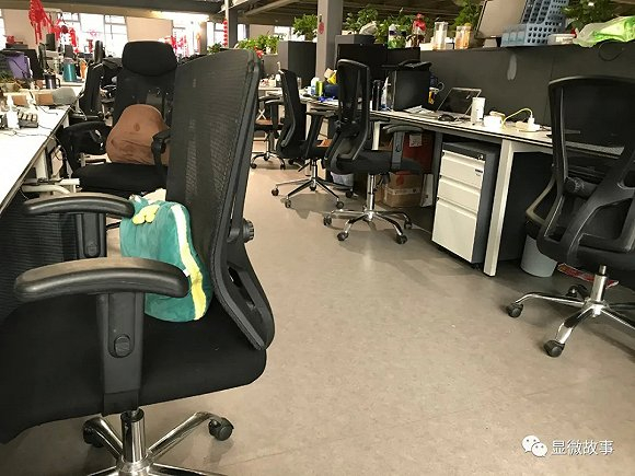 老黄的工位环境，一切正常 （受访者提供）