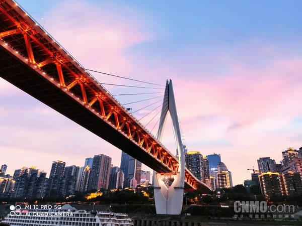 千厮门大桥照片（魔法换天后）