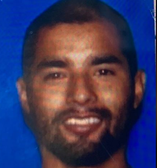 图为枪杀警察的凶嫌、美国空军现役士官卡里洛 