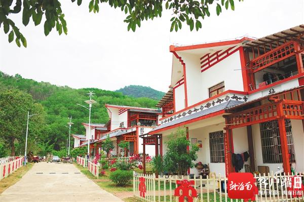 白沙生态搬迁村银坡村。海南日报记者 李天平 摄