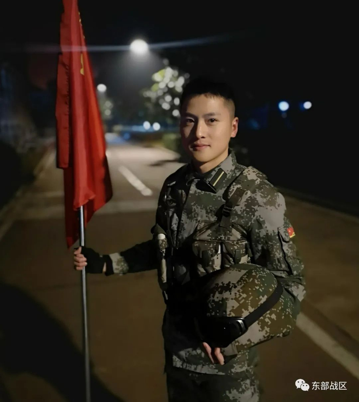 ▲邹宝贵的孙子邹镇译 。