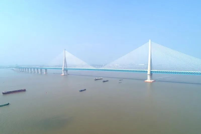 图为沪苏通大桥航拍图 