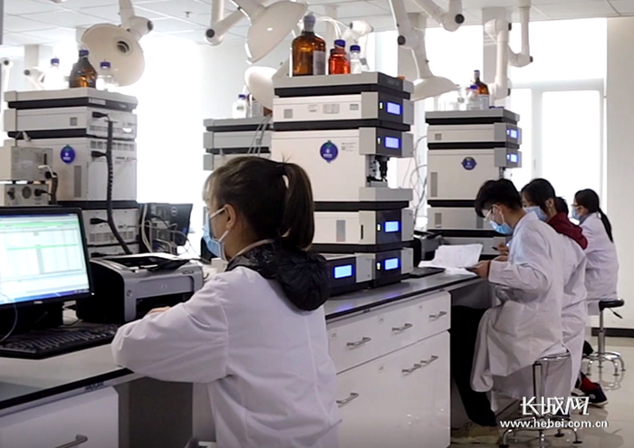 　以岭药业去年研发投入达到5.15亿元。 孙阳阳 摄