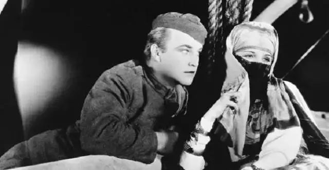 《两个阿拉伯骑士》剧照