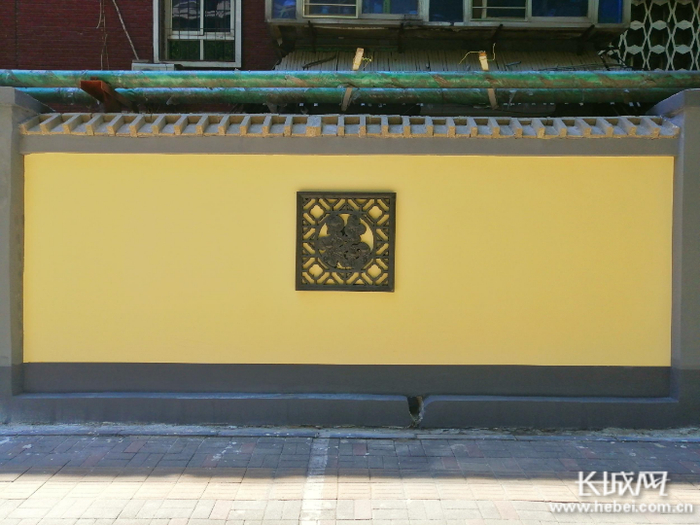 工农路“福禄寿”文化墙。安存霞供图