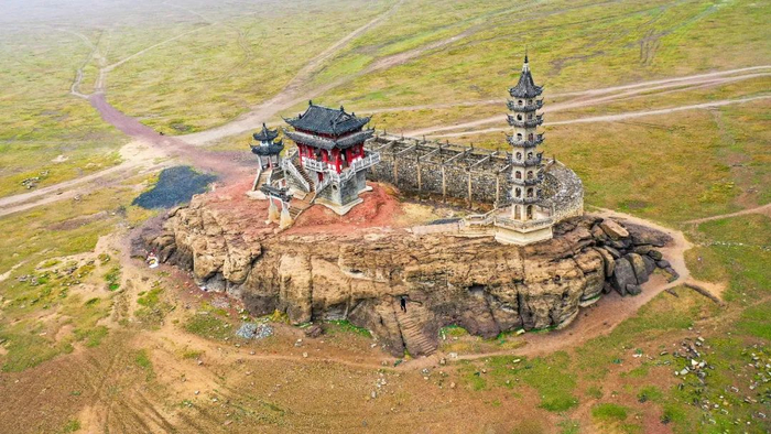 ▲ 枯水期的鄱阳湖，航拍庐山市落星墩景象。 图/视觉中国