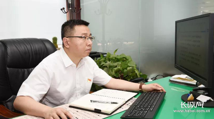 勇闯市场人物之三：王磊。华北油田供图