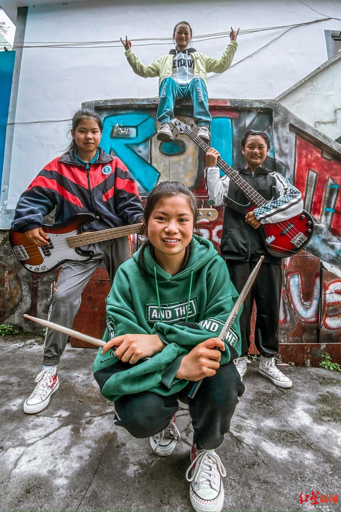 ↑海嘎小学摇滚乐队。