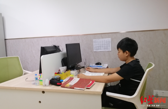 “裸跑弟”何宜德&nbsp;图据红星新闻