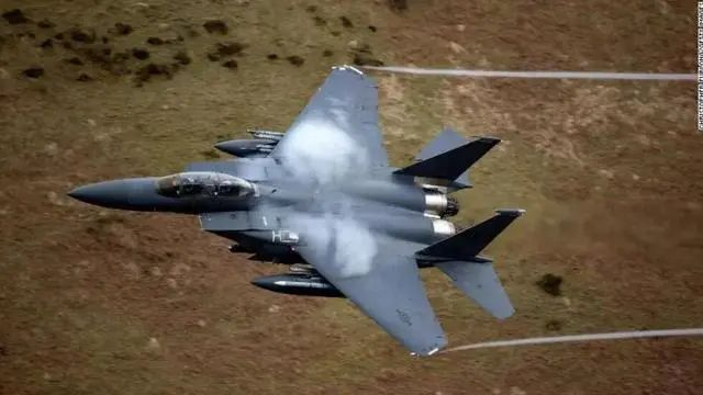 F-15战机（图源：CNN） 