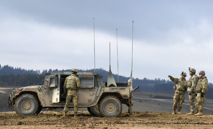  △驻德美军 图片来源：《纽约时报》