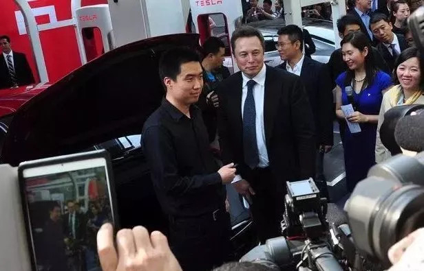 李想和埃隆·马斯克（来源：网络）