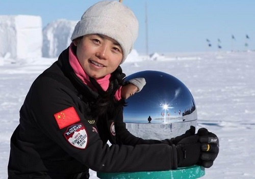 探路者集团董事长王静女士2011年登上南极最高峰并抵达南极点