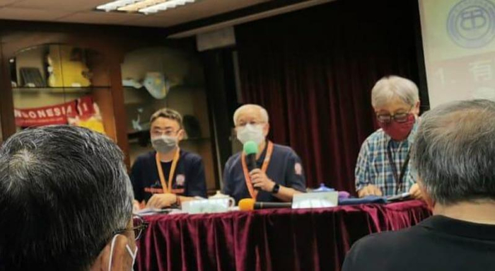 罗庆才（中）（图源：香港《大公报》）