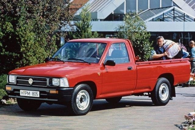 挂着大众标的Hilux