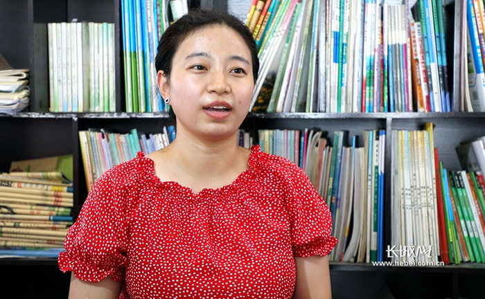 　河北师范大学2020届应届毕业生李婷婷接受记者采访。长城网记者 张艺萌 摄