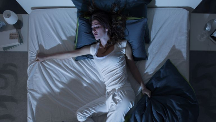 △很多人抱怨持续的“热带夜”令人无法入睡