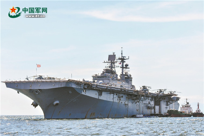 未发生火灾时的“好人理查德”号两栖攻击舰。资料图片