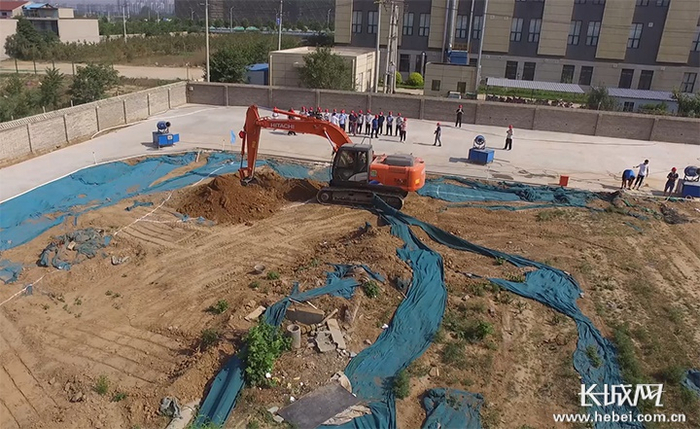 石家庄格瑞药业新药研发及整体搬迁建设项目正在如火如荼地进行。长城网记者 李皓 摄