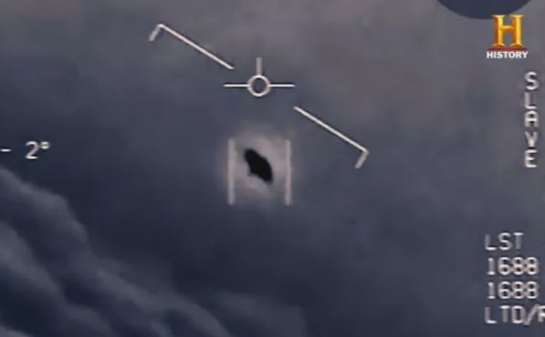  在2014和2015年，美国海军飞行员多次报告在训练中目击到UFO。（美国太空网站）