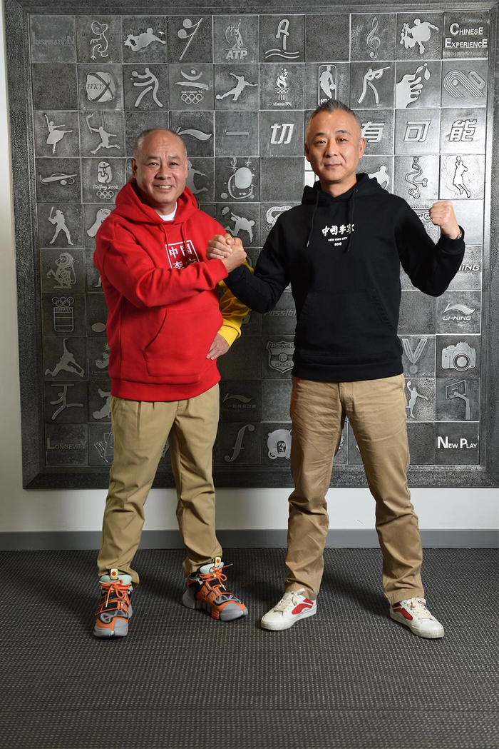 ▲加入李宁之前，钱炜（右）在优衣库工作了23年。