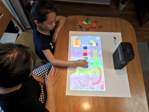 用户在学习颜色单词