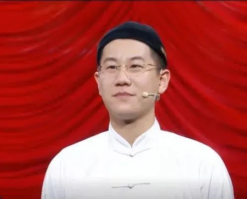 图自@演员章绍伟 下同