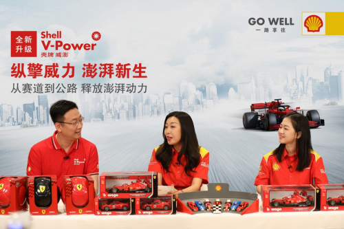 　　华北石油集团有限公司总经理尹泽宇先生在活动现场
