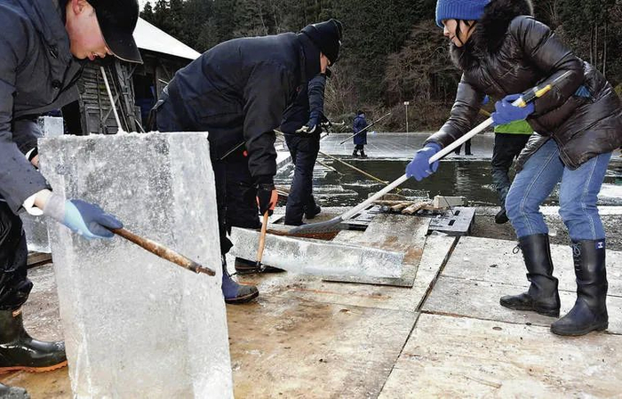 △制冰技术在以前是发达的象征，日本人很爱冰/wiki