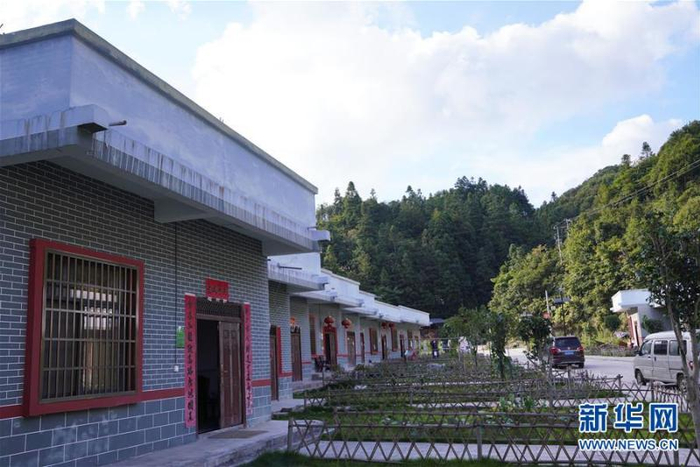 广西金秀镇六段村的易地扶贫搬迁安置点“拉珈秘境”（7月21日摄）。新华社记者 杨驰 摄