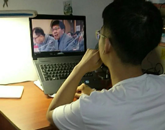 ▲北京营员高嘉良在线参加华东师大分营参观重点实验室及科研基地活动