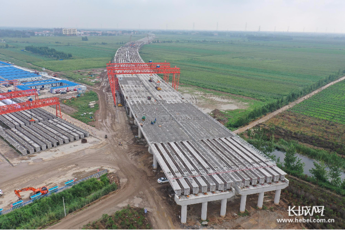 京德高速修建现场。河北雄安交通投资有限公司 供图