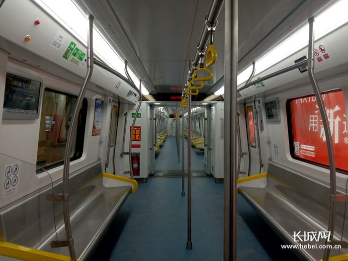 石家庄地铁2号线车辆内景。长城网记者 高航 摄