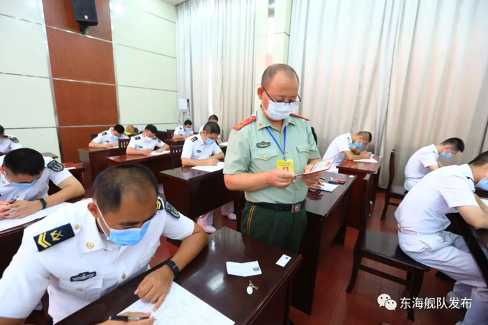 ▲考官认真监考