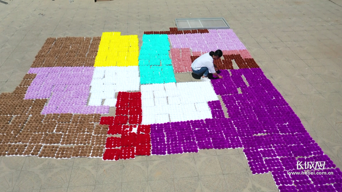 南宫市毛毡制品网店有1000余家，占同类电商市场90%左右。