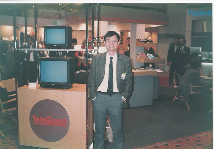 黄宏生终究实现了大学时的电视生产梦。图片来源：受访者供图