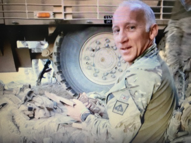 △驻扎在BEBE家附近的英国军人克里斯-格林证实BEBE遇害的家人是无辜的平民