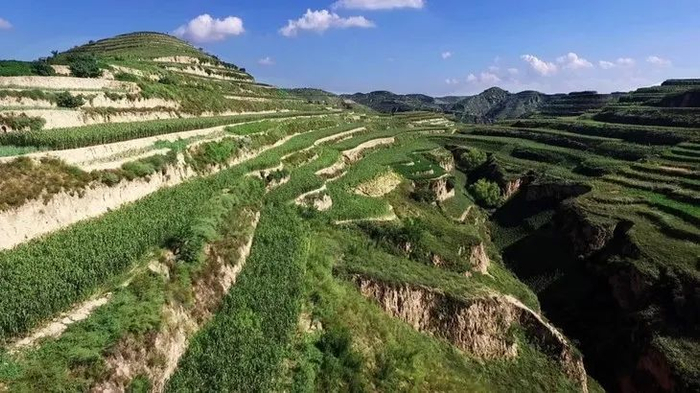 ▲陕北高原地势陡峭，山大沟深