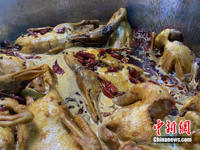 卤鸭，陈伟供图