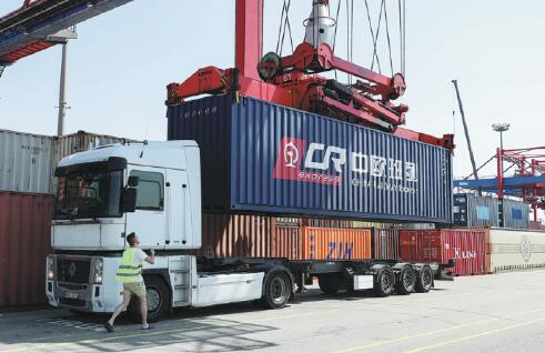 图片来源：新华社