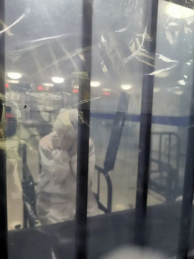 检察官提讯李敏现场图。（北京市海淀区检察院供图）