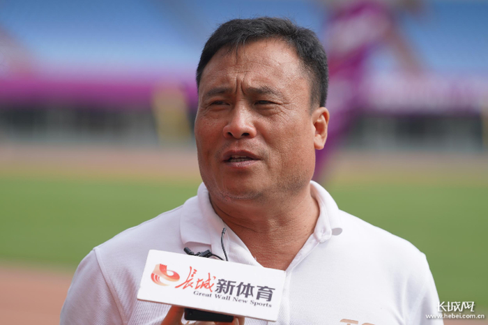 河北省田管中心刘晓马接受记者采访。长城新媒体记者 白璐 摄