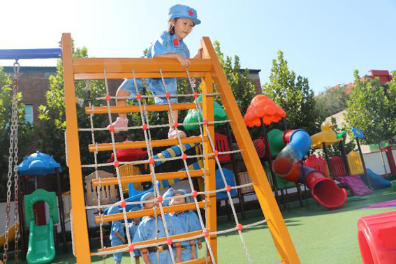 “雪山” 北京市六一幼儿院雄安院区供图