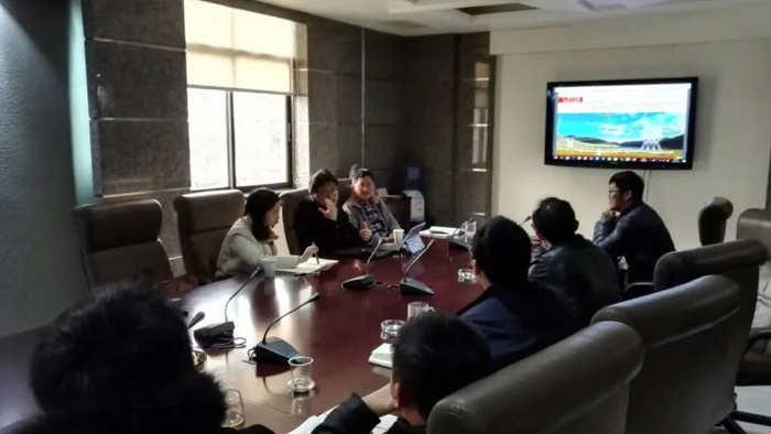 ▲中国能建设计团队邀请四川大学建筑与环境学院副院长、藏文化研究专家、建筑美学专家李沄璋教授为设计团队讲授艺术与美学相关知识。