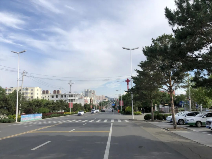 （图：城区绿化提升城市颜值）