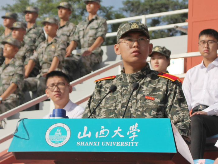 ▲新闻学院2020级新生代表赵杨